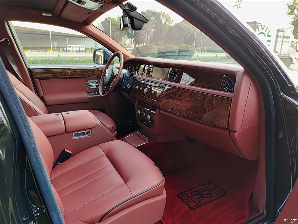 Rolls-Royce Phantom, 2014 11