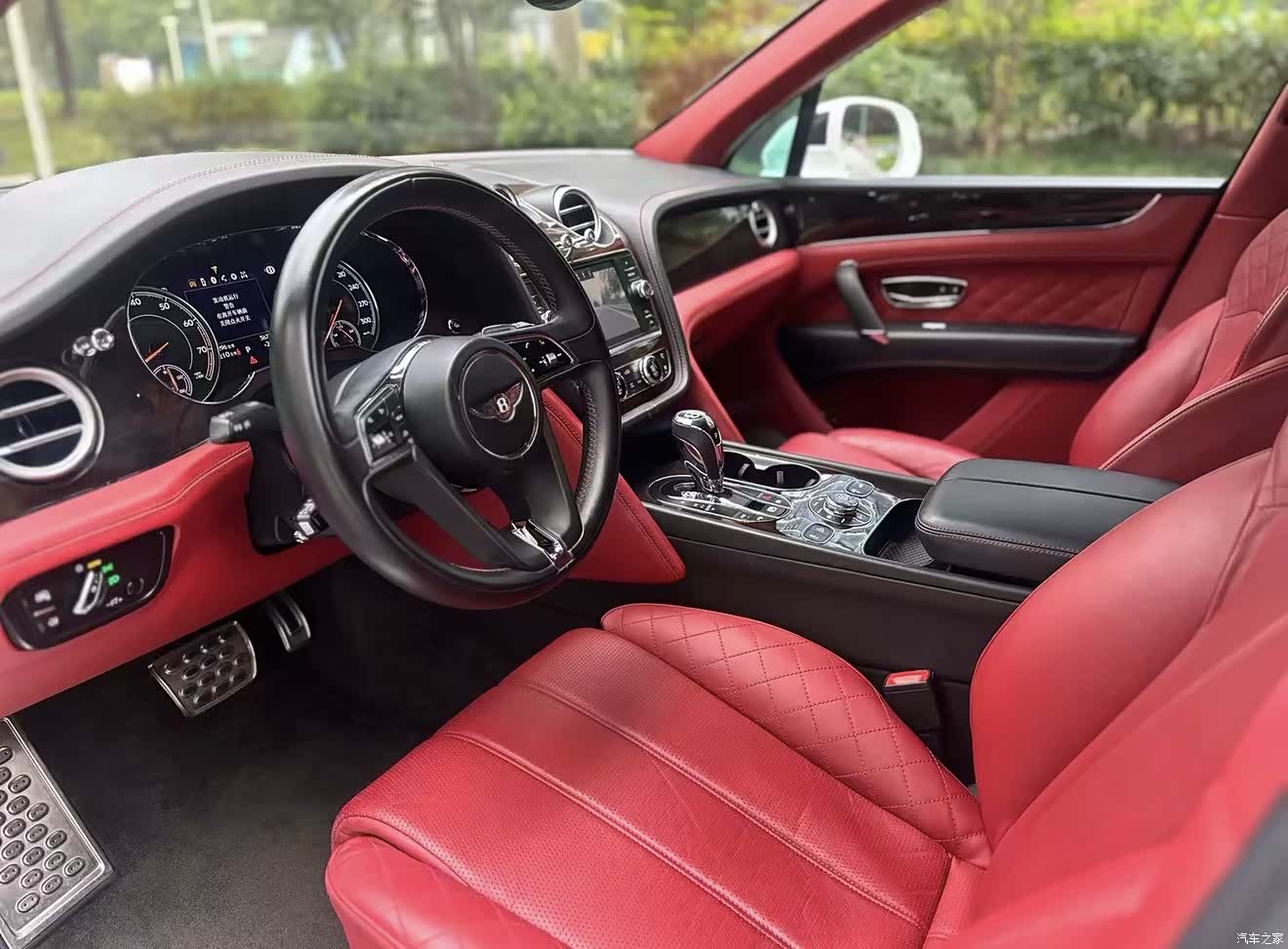 Bentley Bentayga, 2017 4