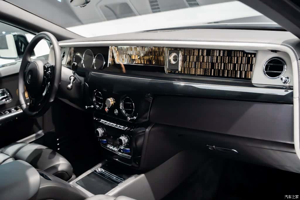 Rolls-Royce Phantom, 2021 16