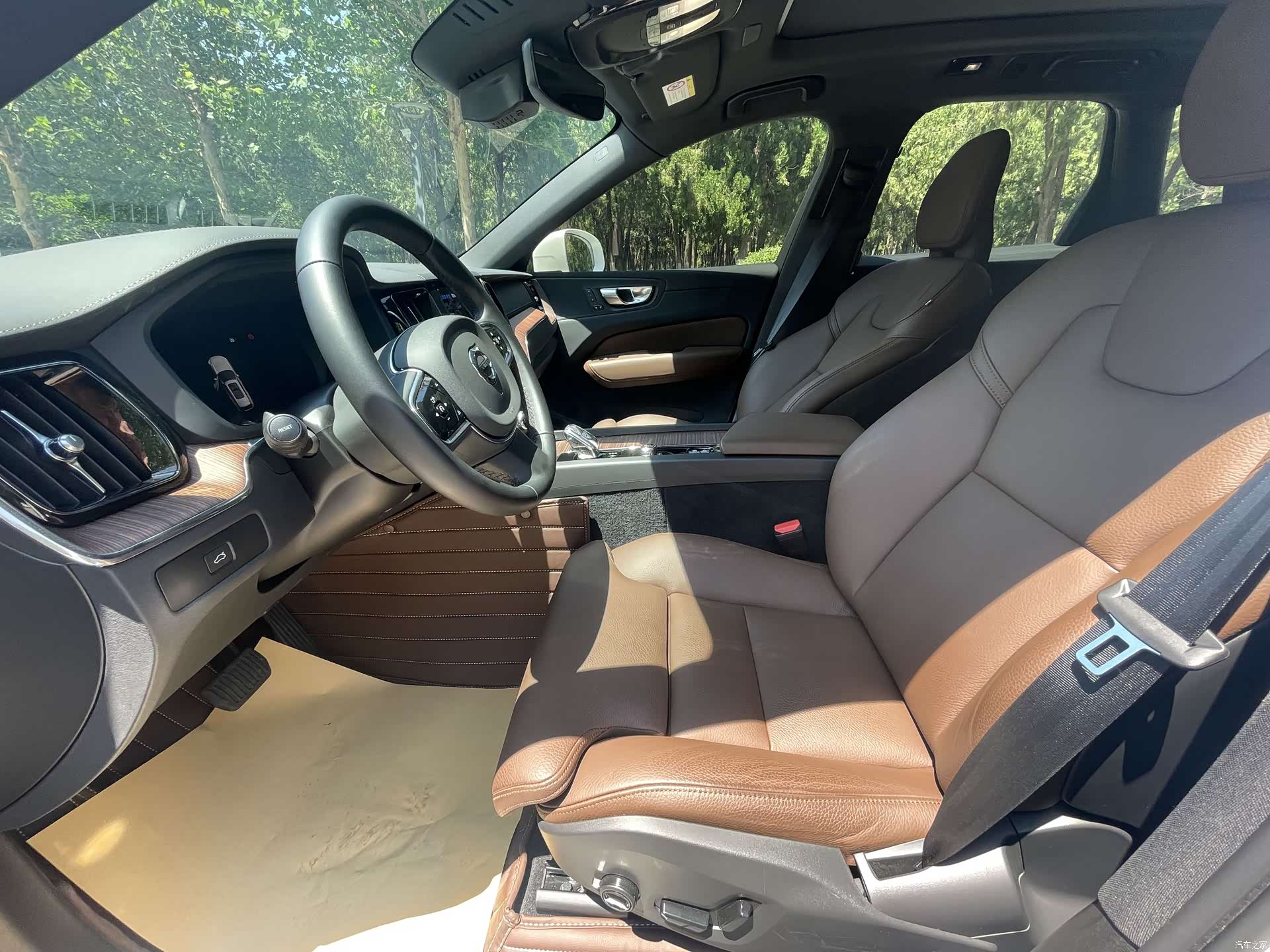 Volvo XC60, 2025 7
