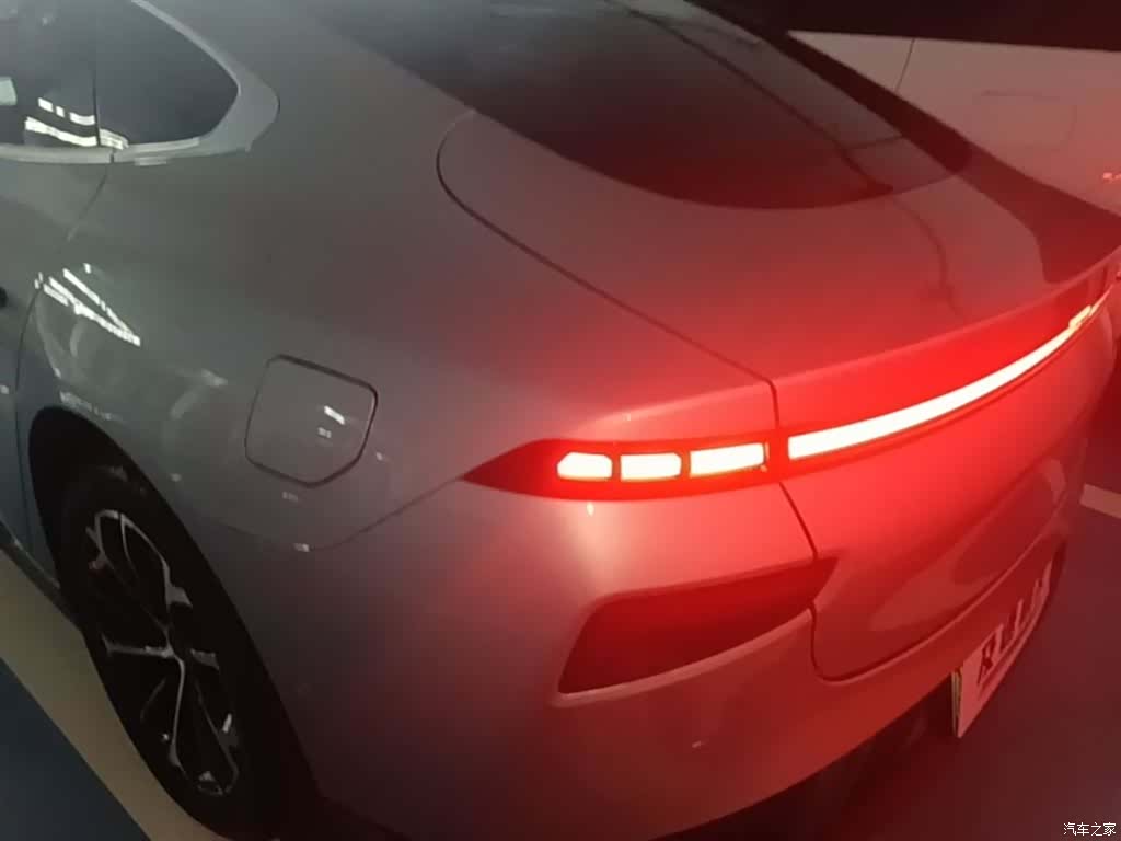 Xpeng P7, 2021 все фото