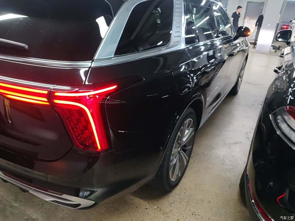 Hongqi E-HS9, 2023 8