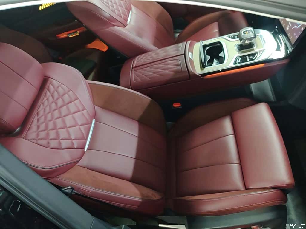 Hongqi E-HS9, 2023 25