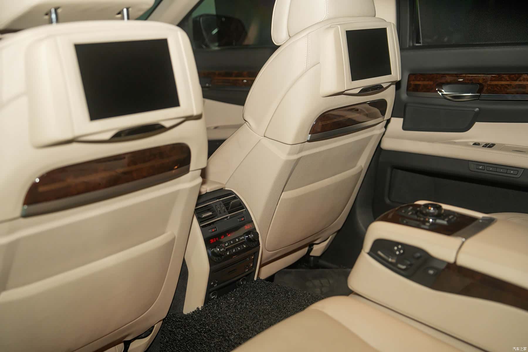 BMW 7 Series, 2012 28