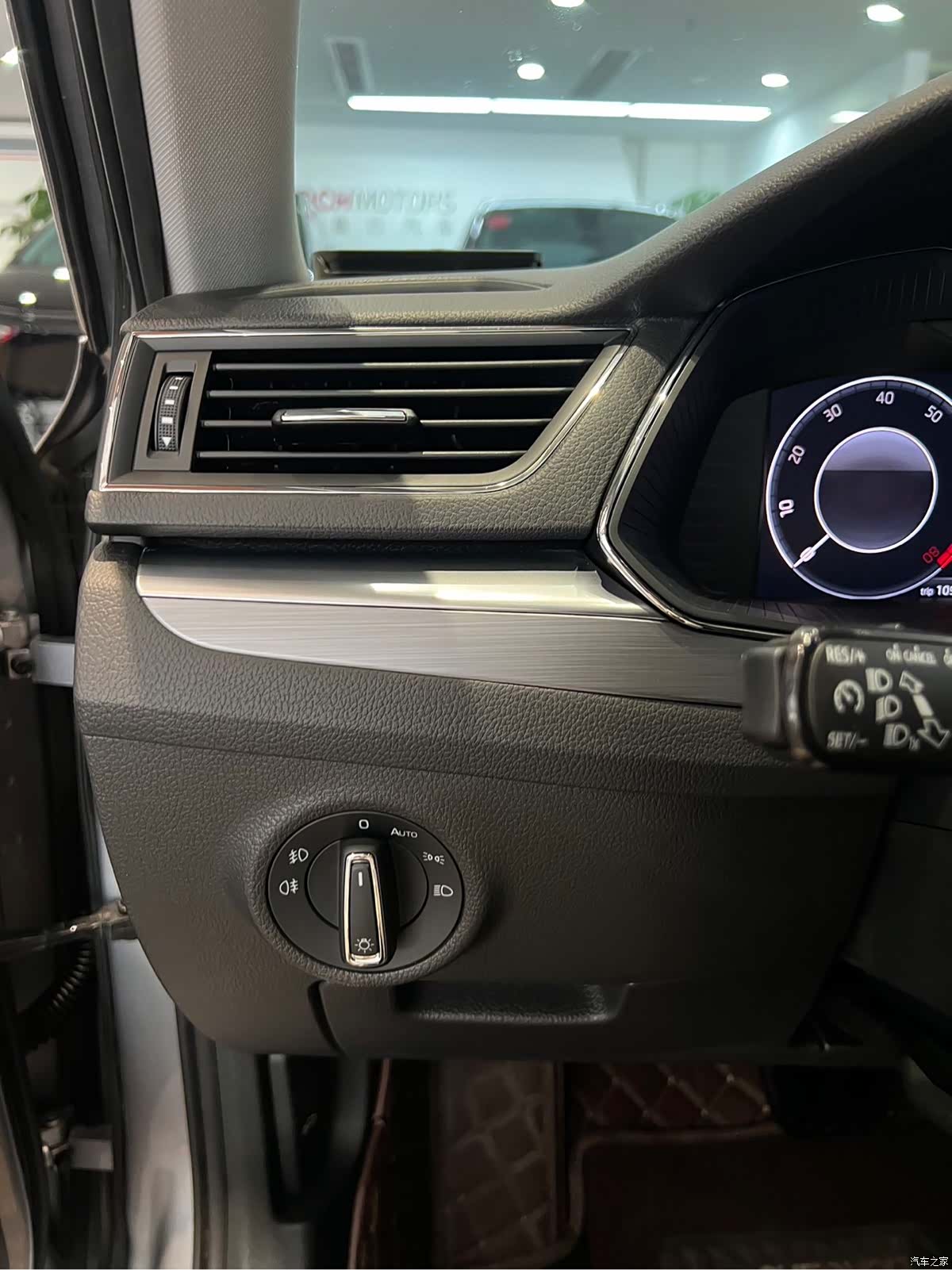 Skoda Superb, 2023 11