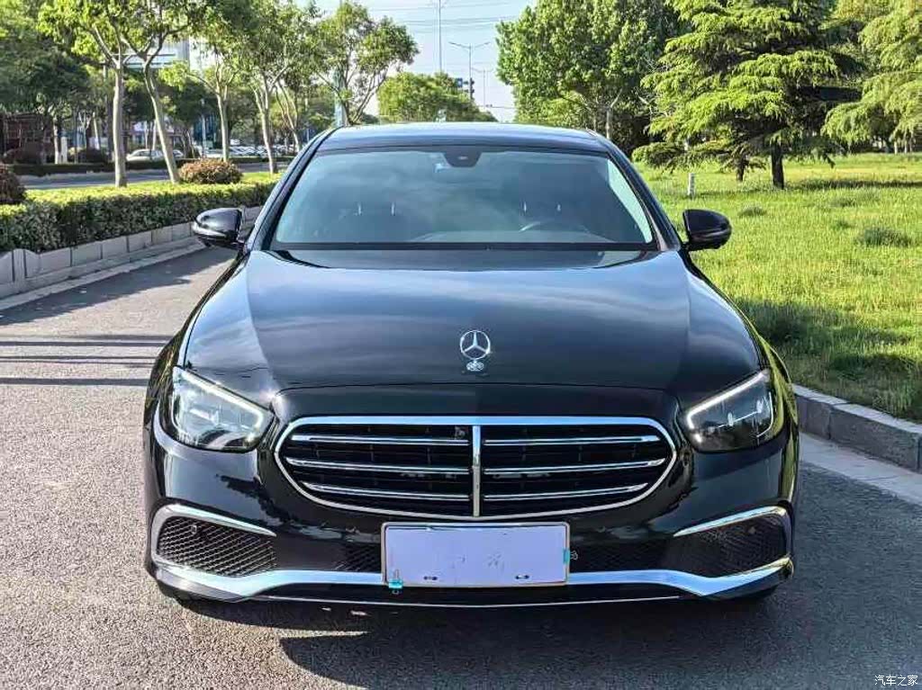 Mercedes-Benz E-Class, 2023 3