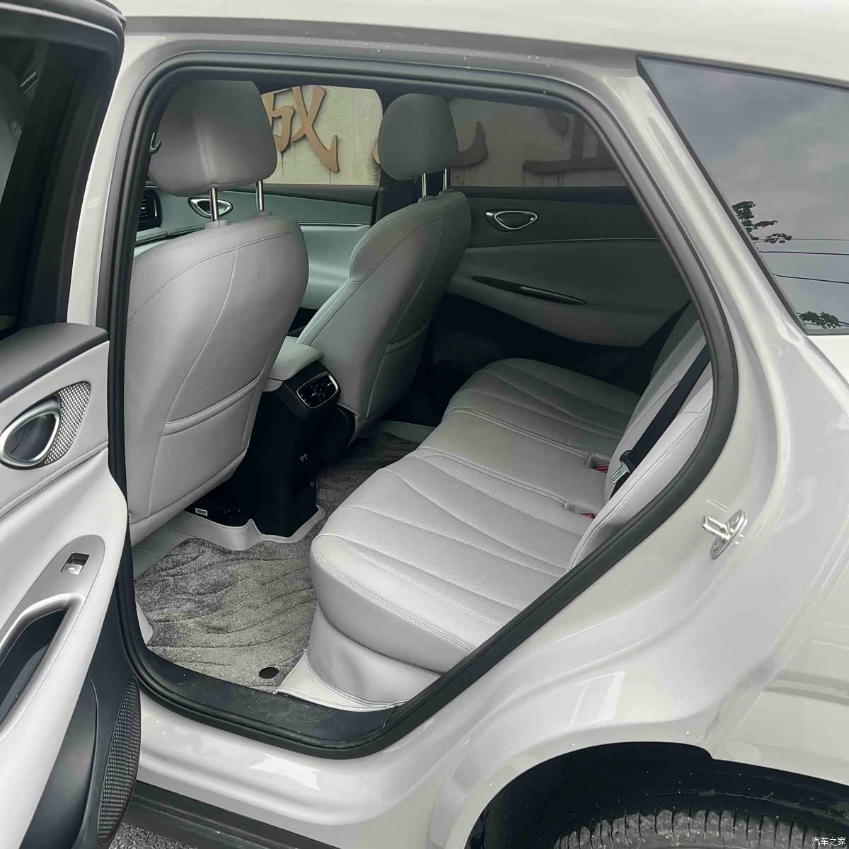 BYD HiAce, 2025 8