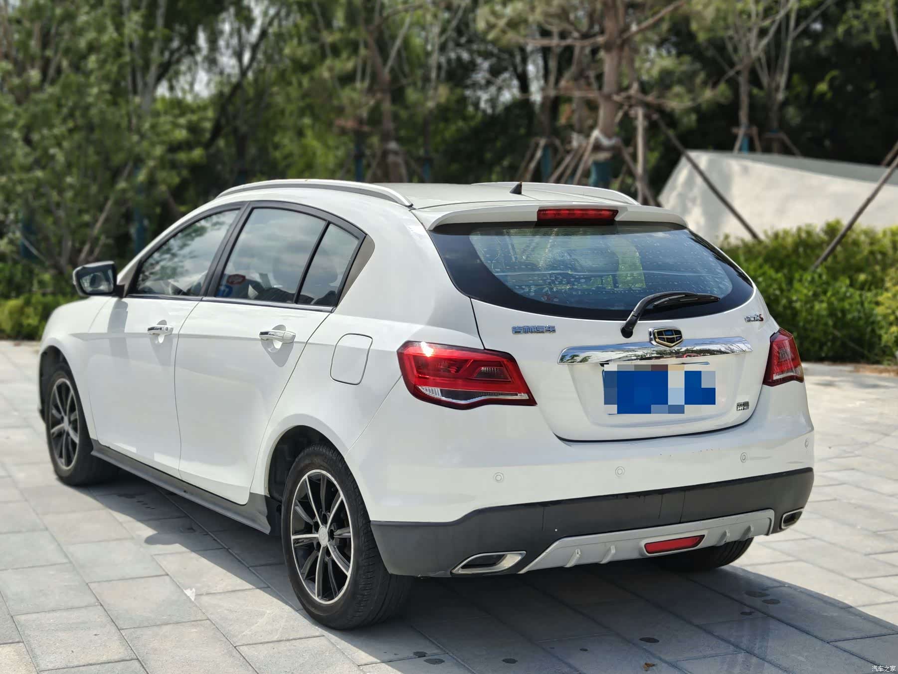 Geely Emgrand, 2016 4
