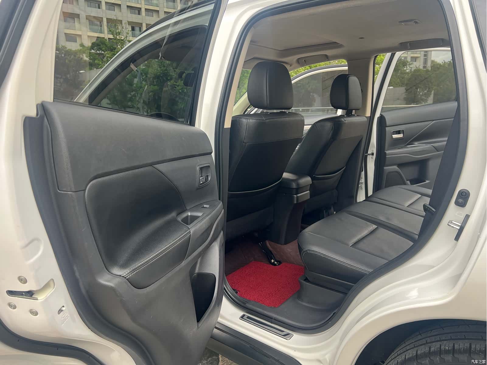Mitsubishi Outlander, 2013 8