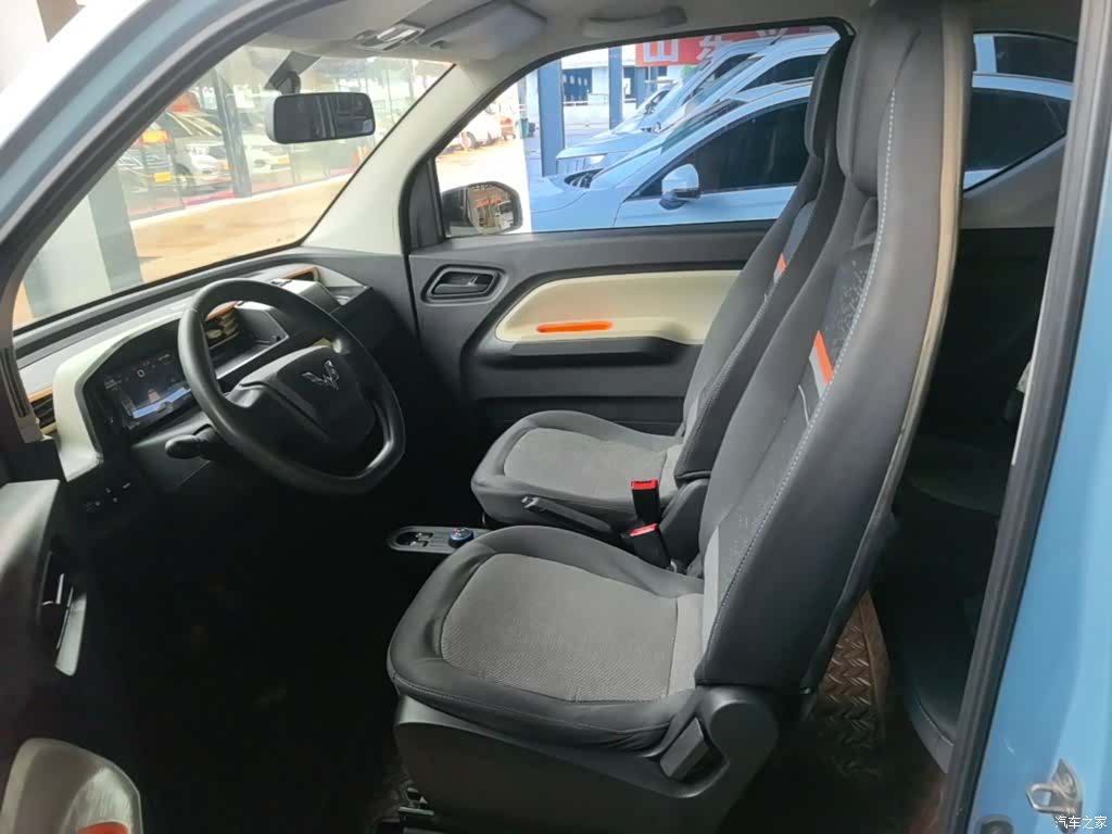 Wuling MINIEV, 2021 11