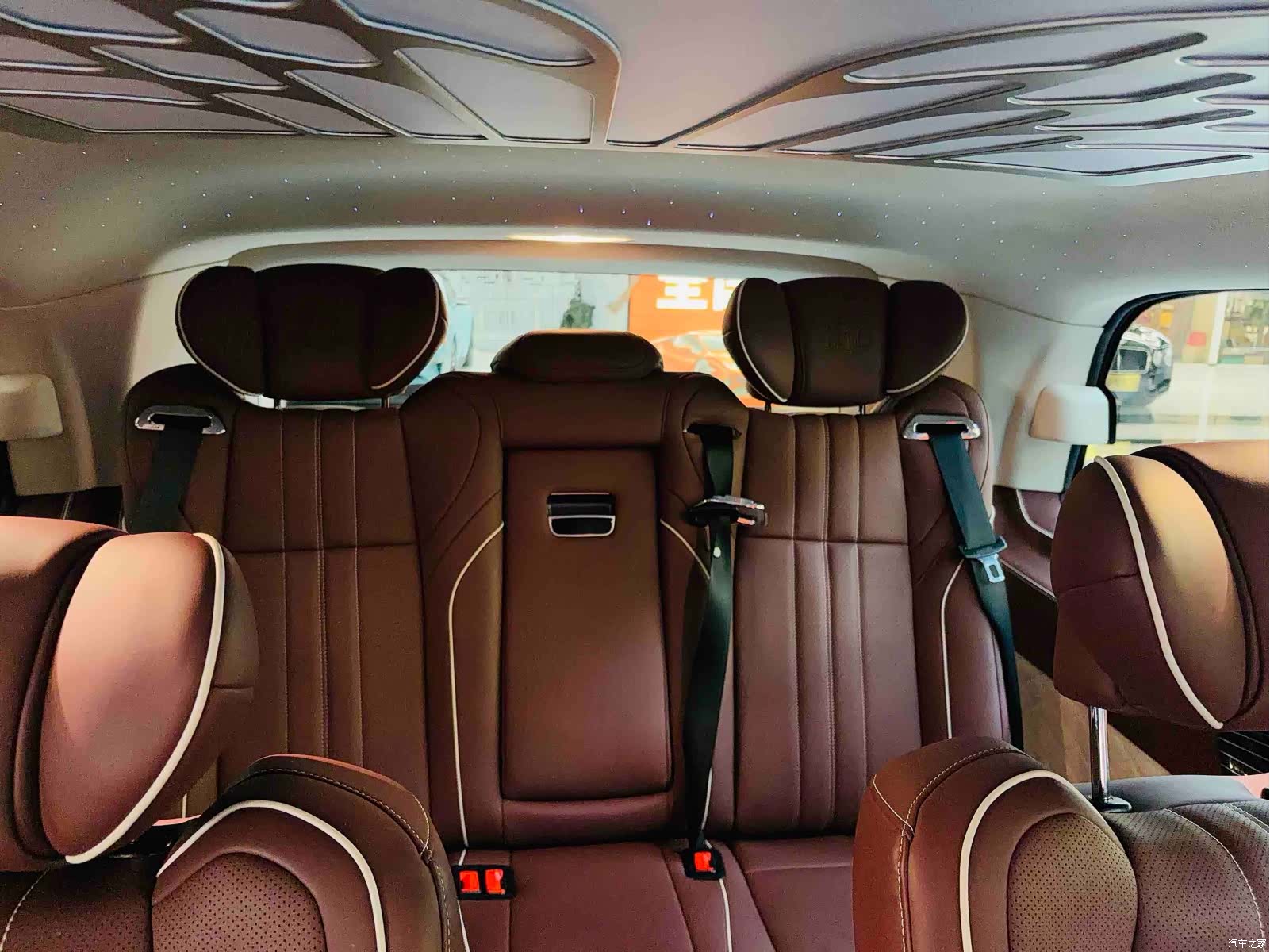 Mercedes-Benz 7, 2024 18