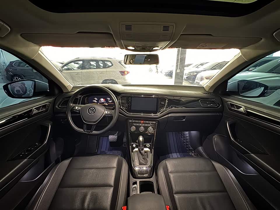 Volkswagen T-ROC exploring Songs