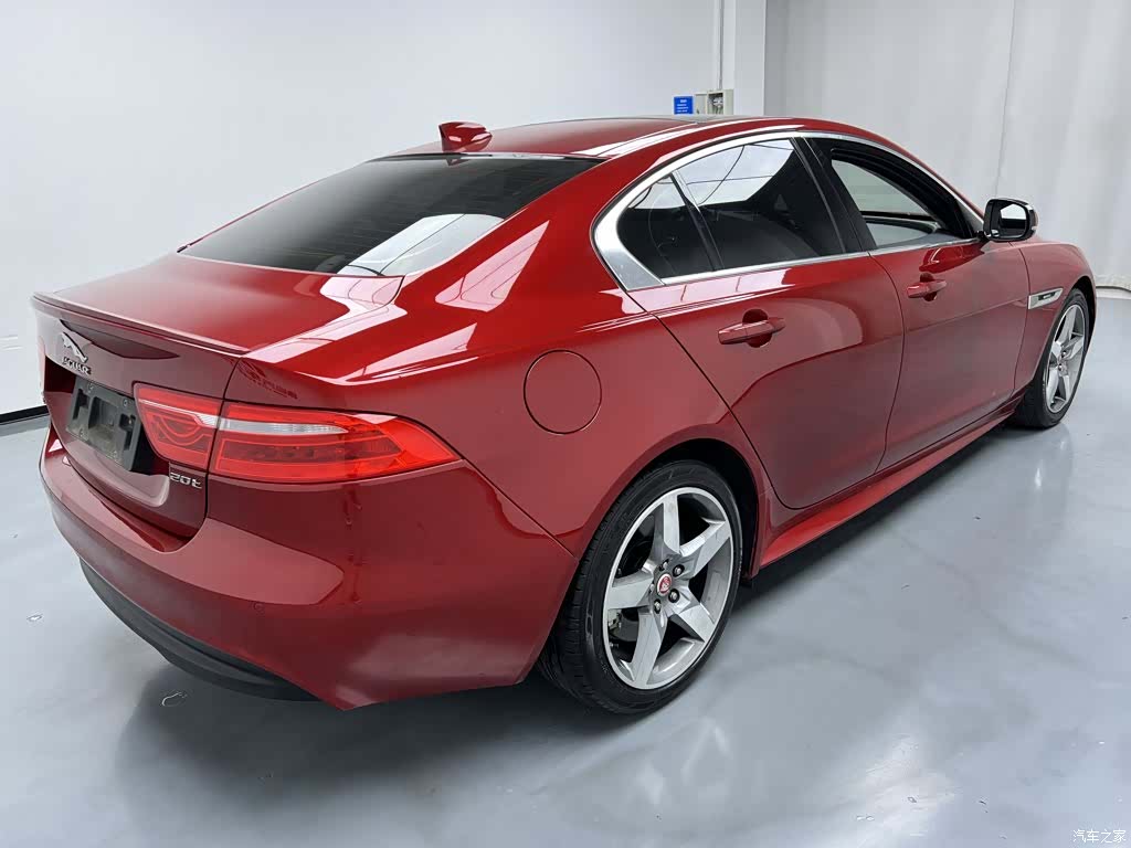 Jaguar XE, 2017 6