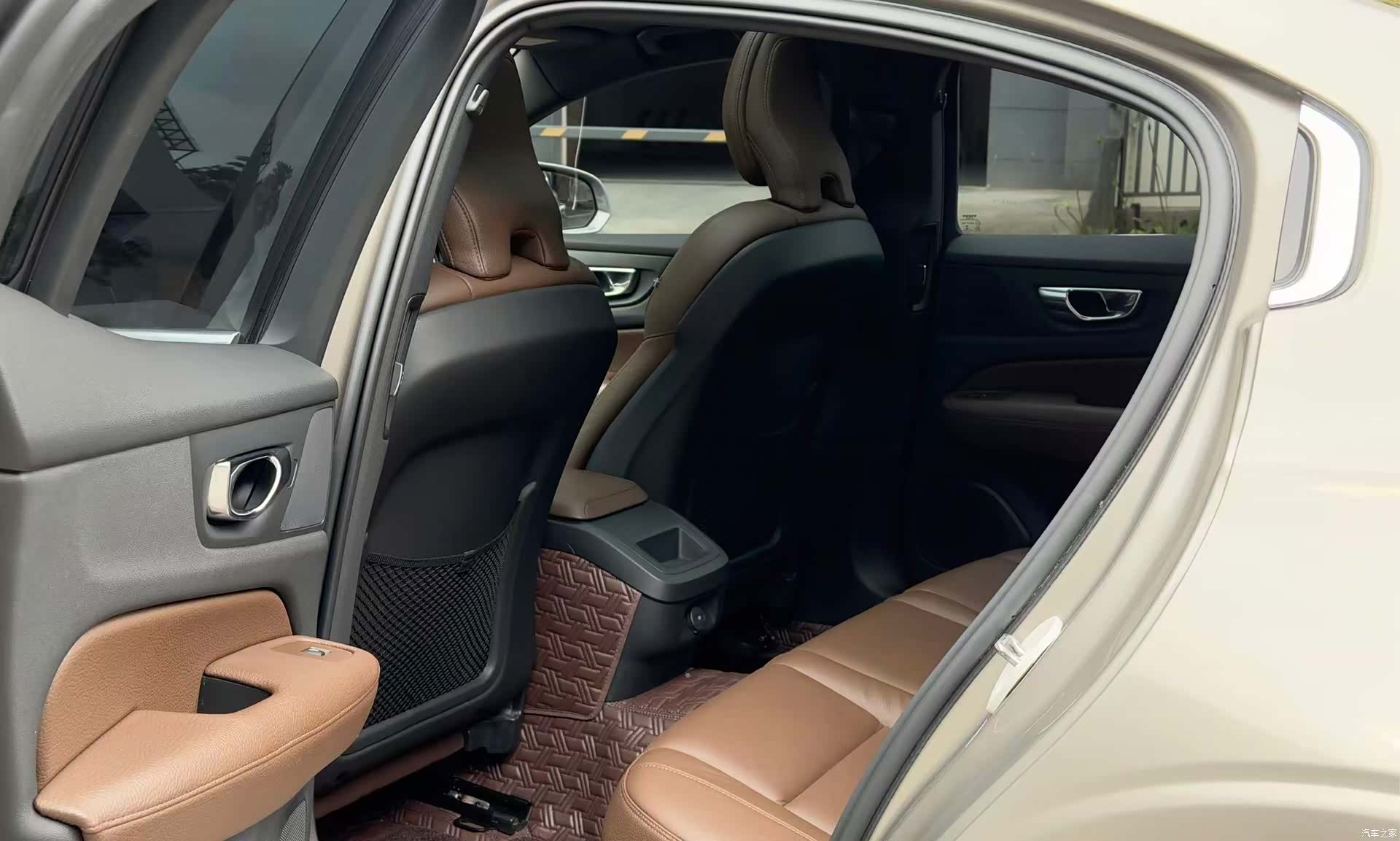 Volvo S60, 2022 12