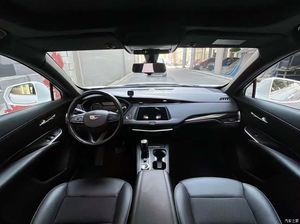 Cadillac XT4, 2019 11