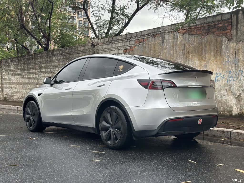 Tesla Model Y, 2024 15