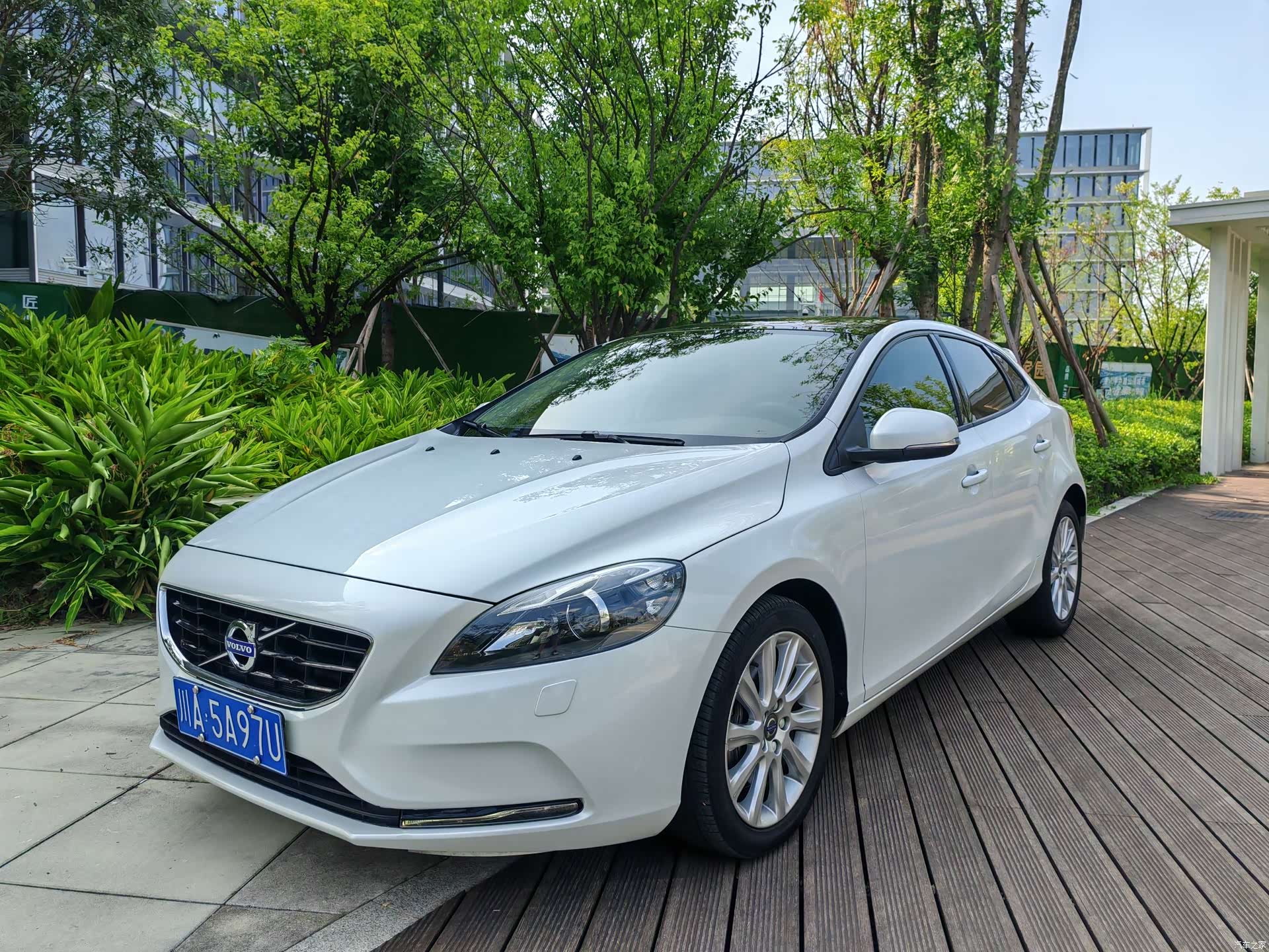 Volvo V40, 2015 1