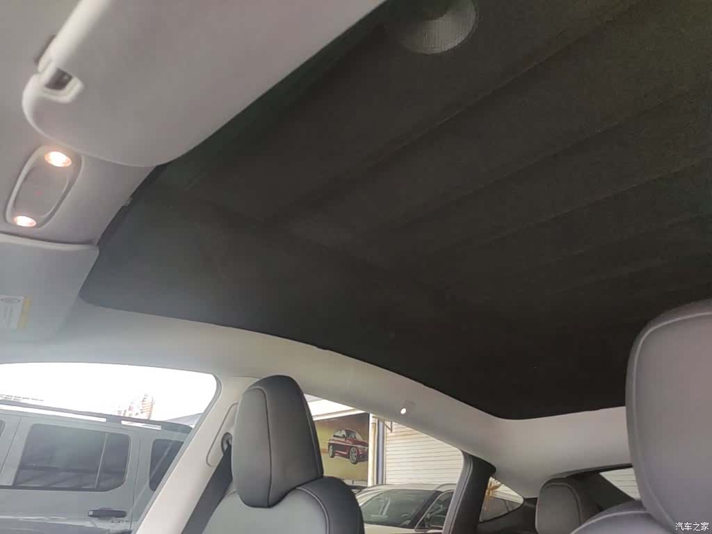 Tesla Model Y, 2024 17