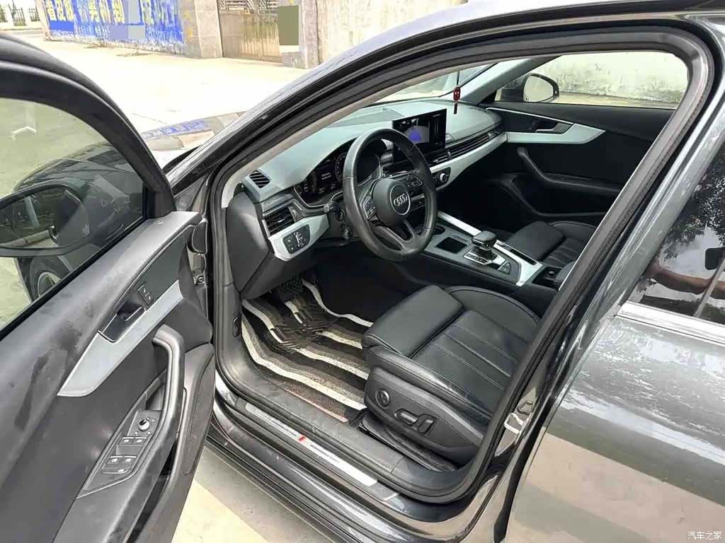 Audi A4L, 2020 все фото