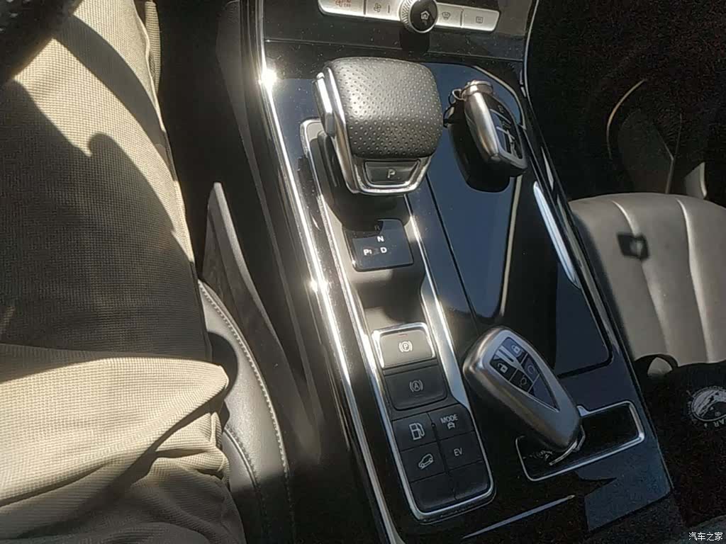 Roewe RX5, 2021 14