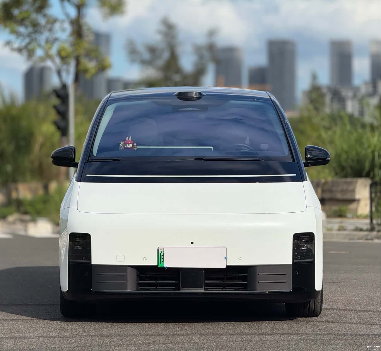 Li Auto MEGA, 2025 2