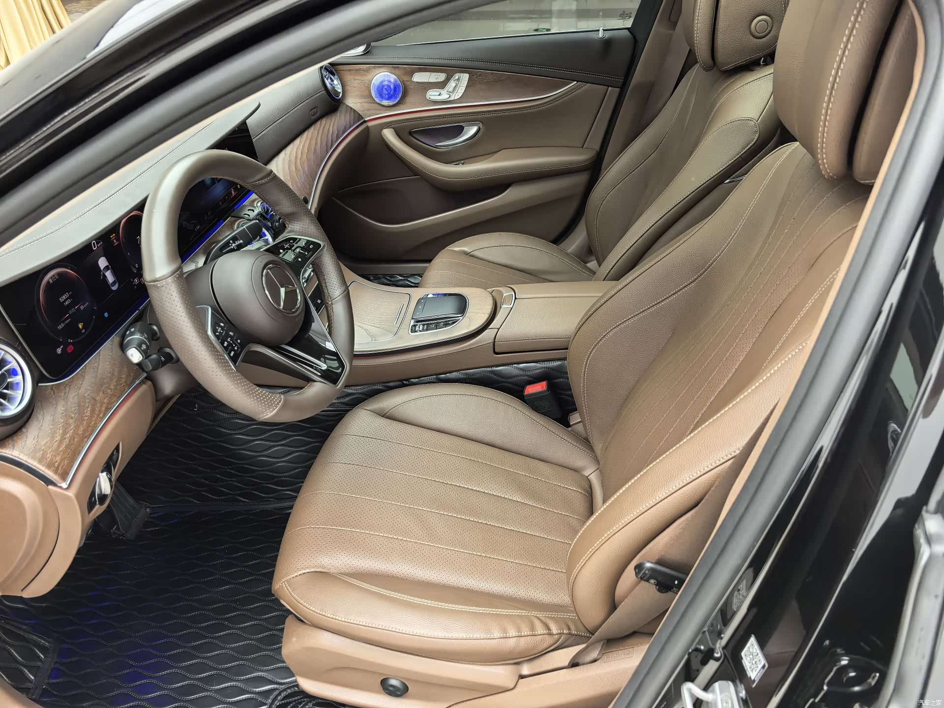 Mercedes-Benz E-Class, 2023 14