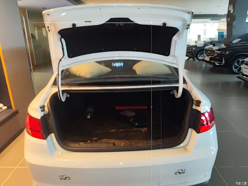 Geely Emgrand, 2021 19