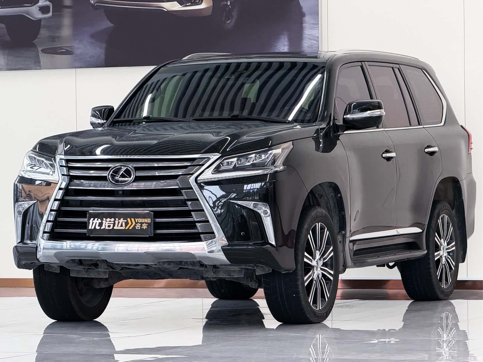 Lexus LX, 2019 1