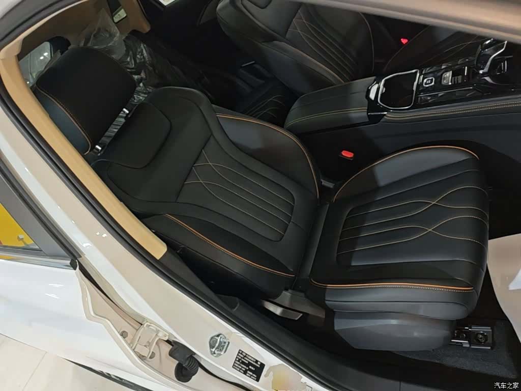 Bestune T77, 2026 20