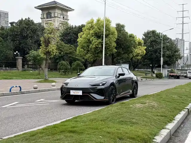 Changan UNI-V 2025 — купить из Китая под заказ