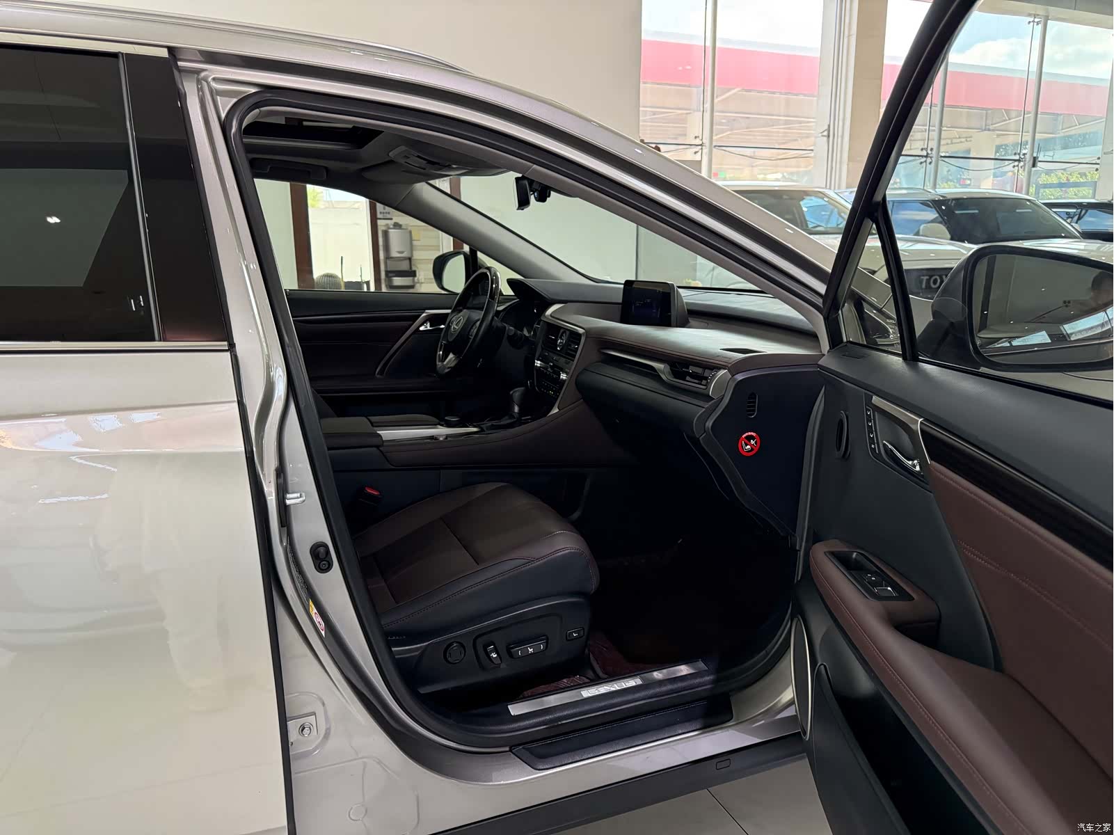 Lexus RX, 2019 8