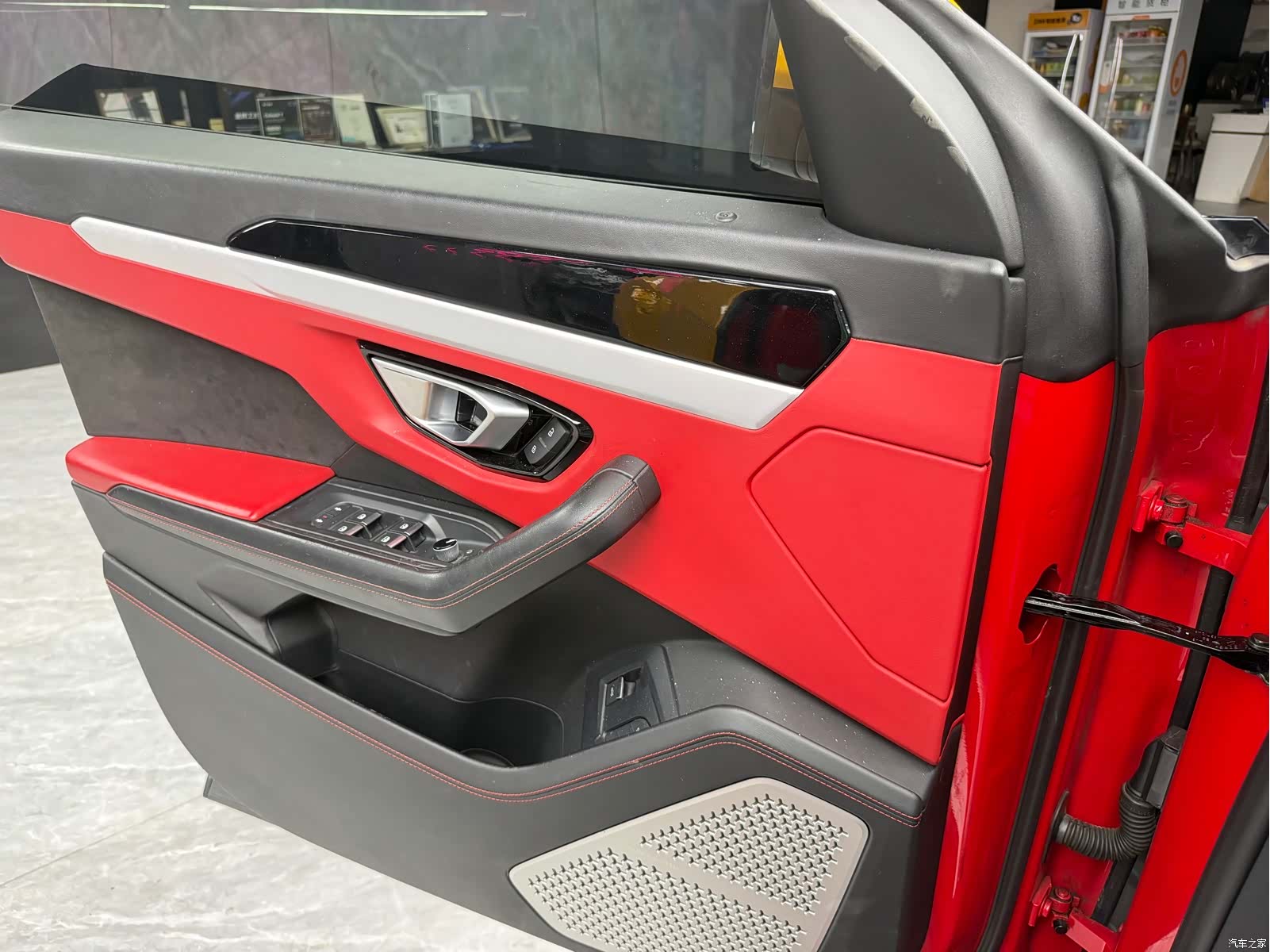 Lamborghini Urus, 2019 10