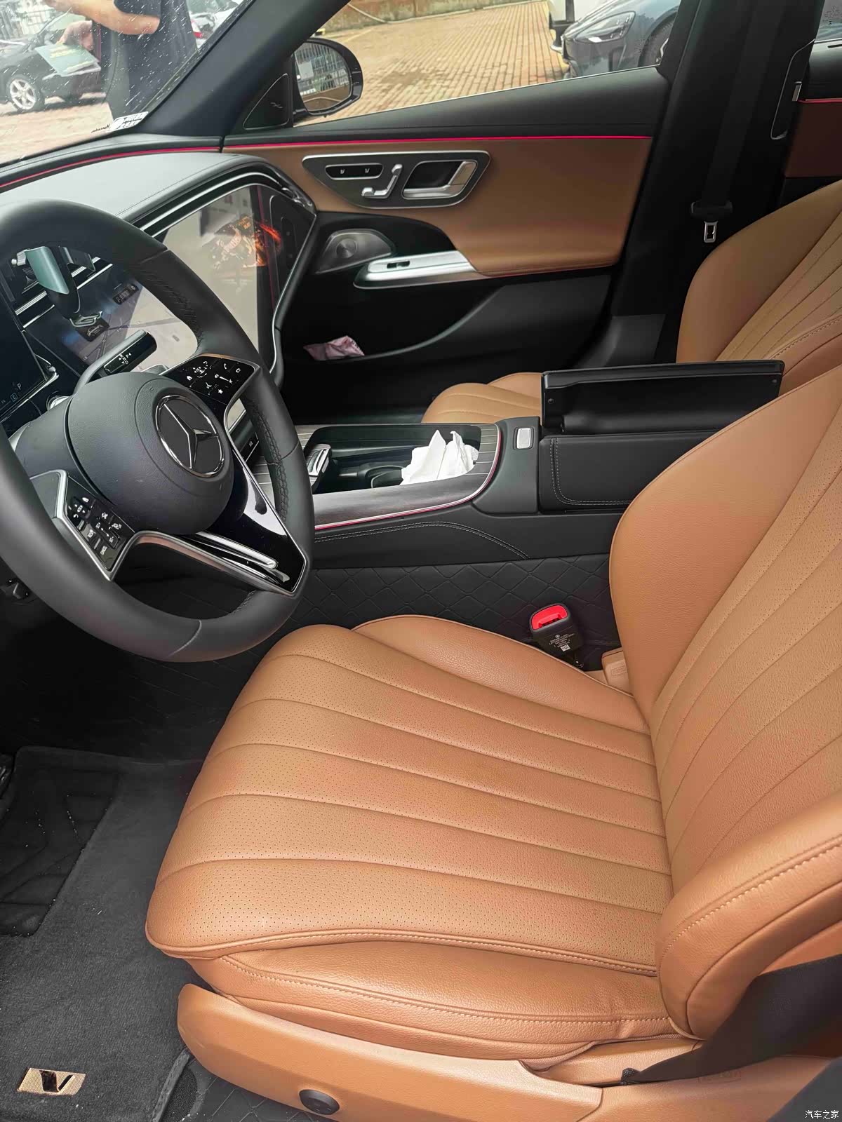 Mercedes-Benz E-Class, 2024 14