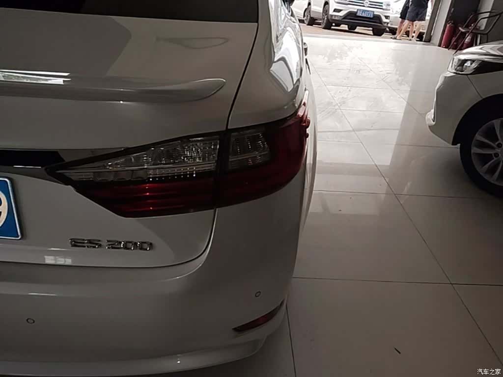 Lexus ES, 2017 8