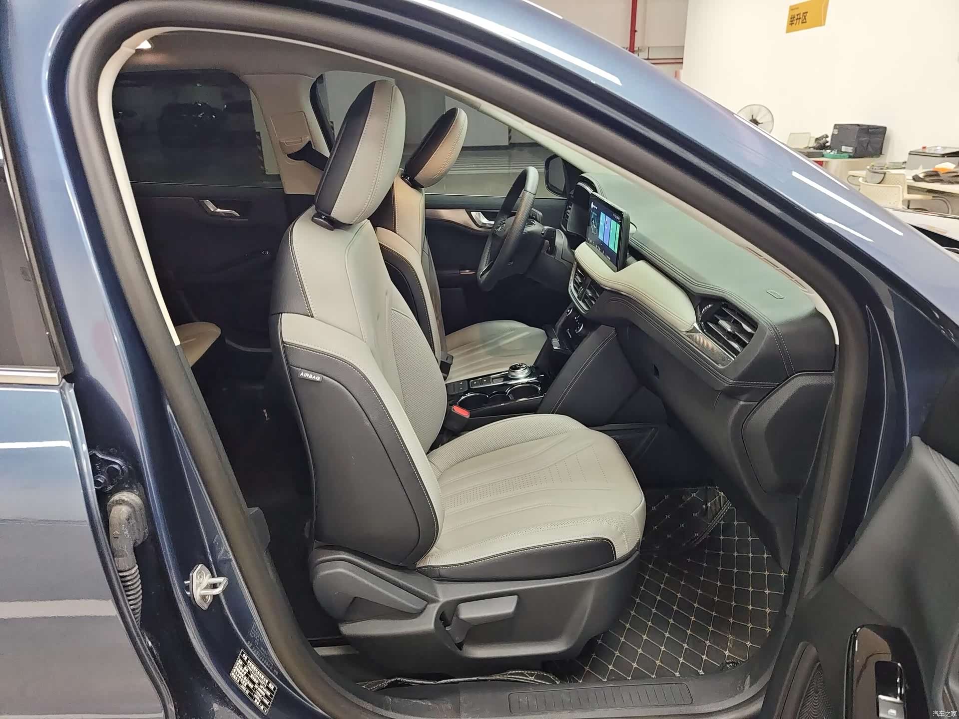 Ford Escape, 2023 10