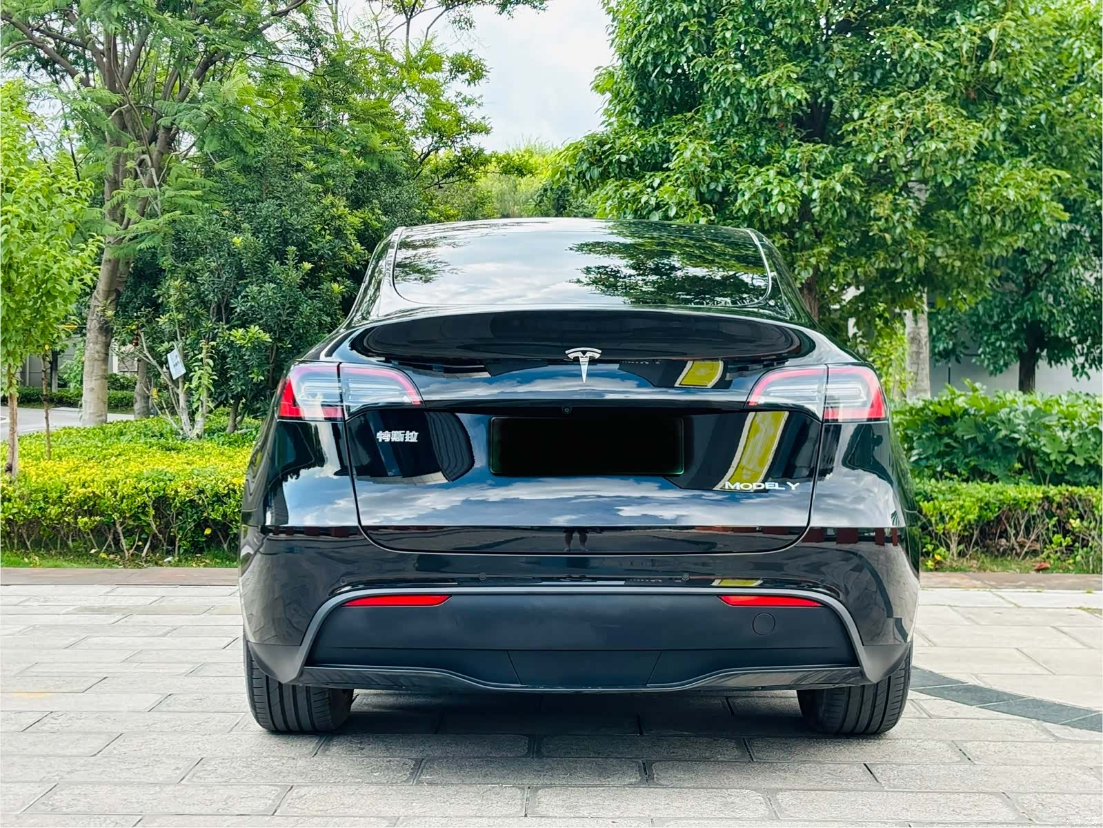 Tesla Model Y, 2024 19