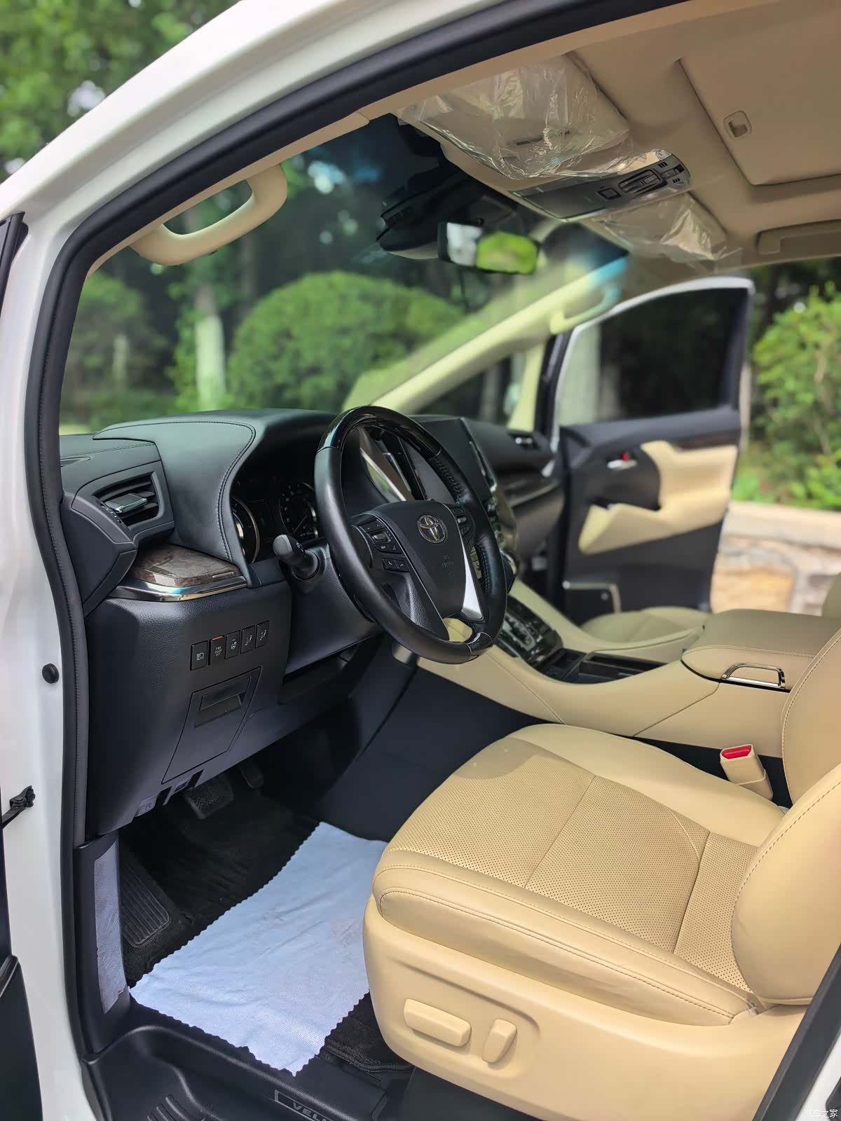 Toyota Vellfire, 2021 8