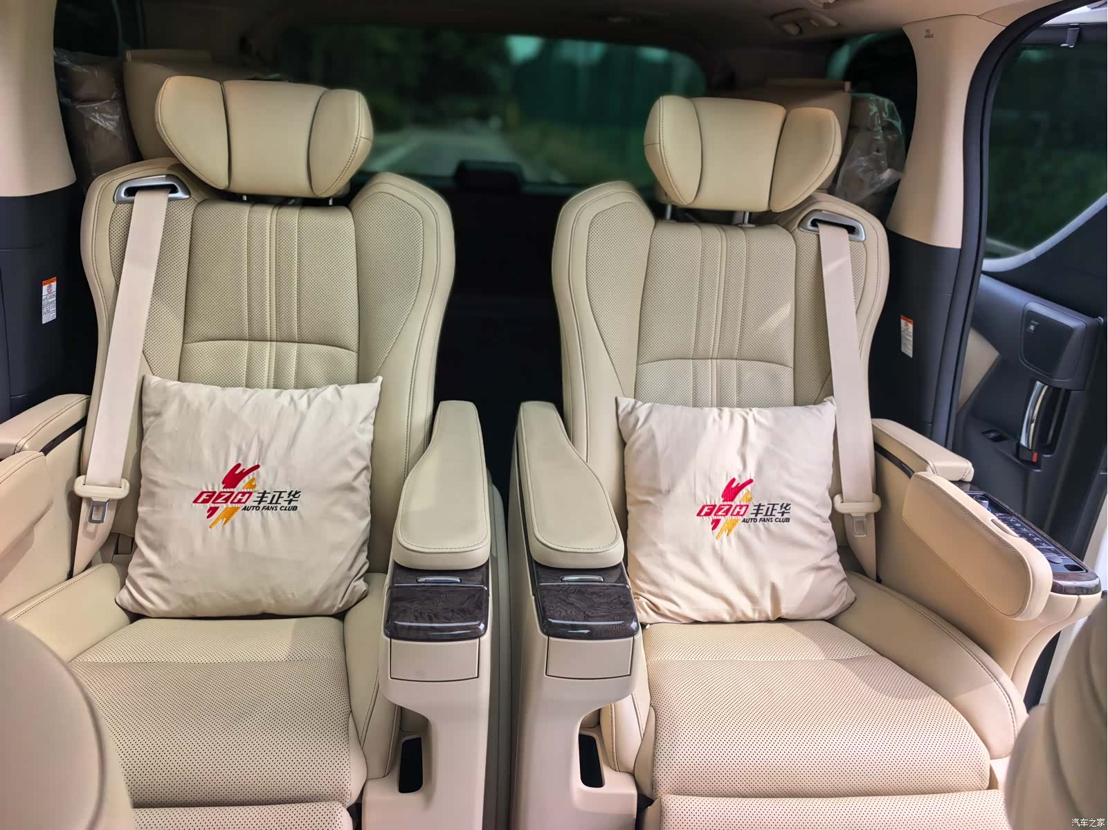 Toyota Vellfire, 2021 18
