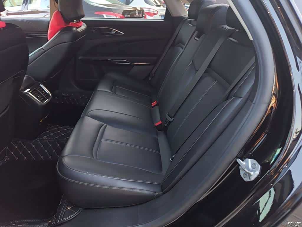 Ford Taurus, 2018 17