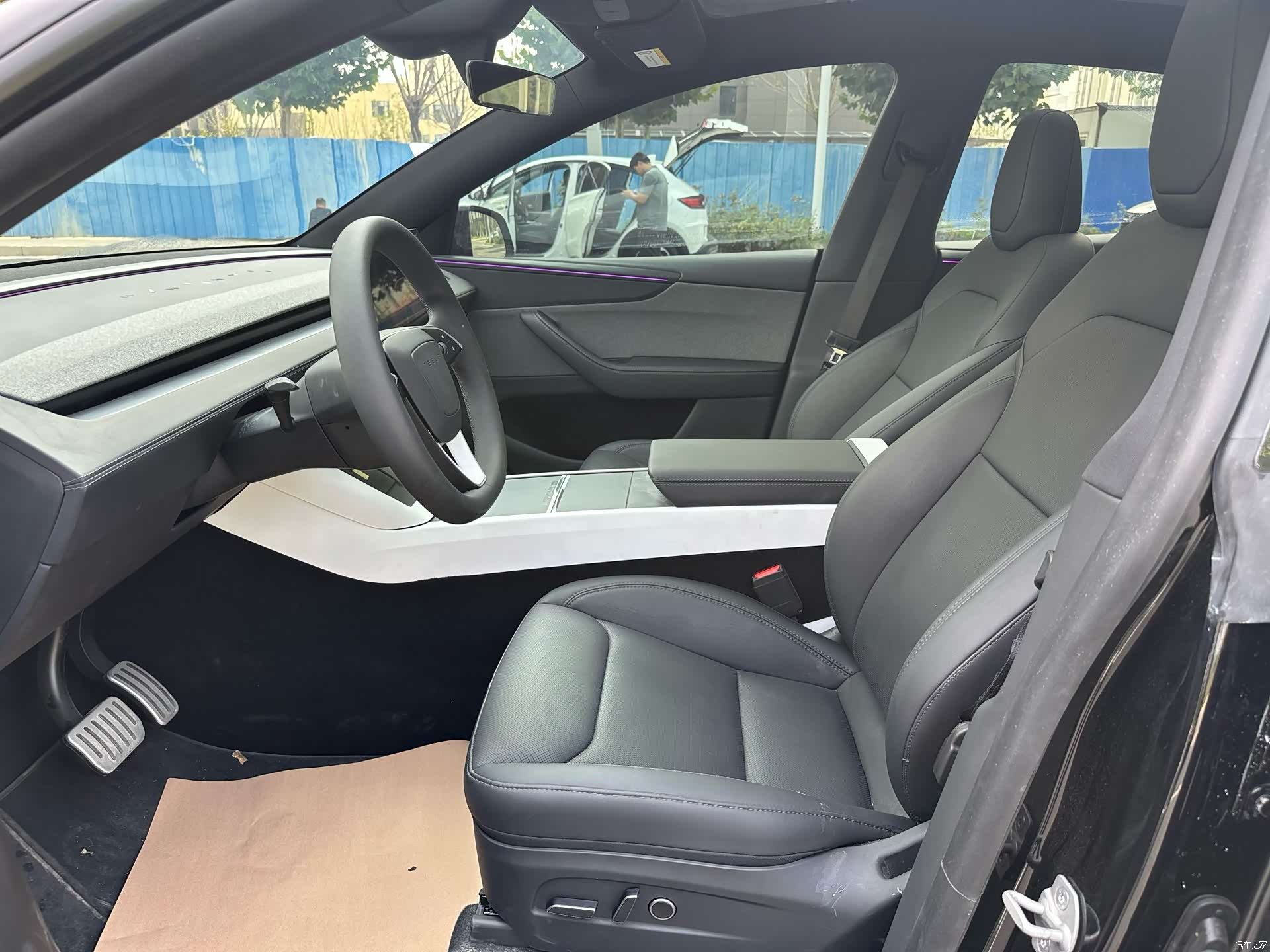 Tesla Model Y, 2026 4