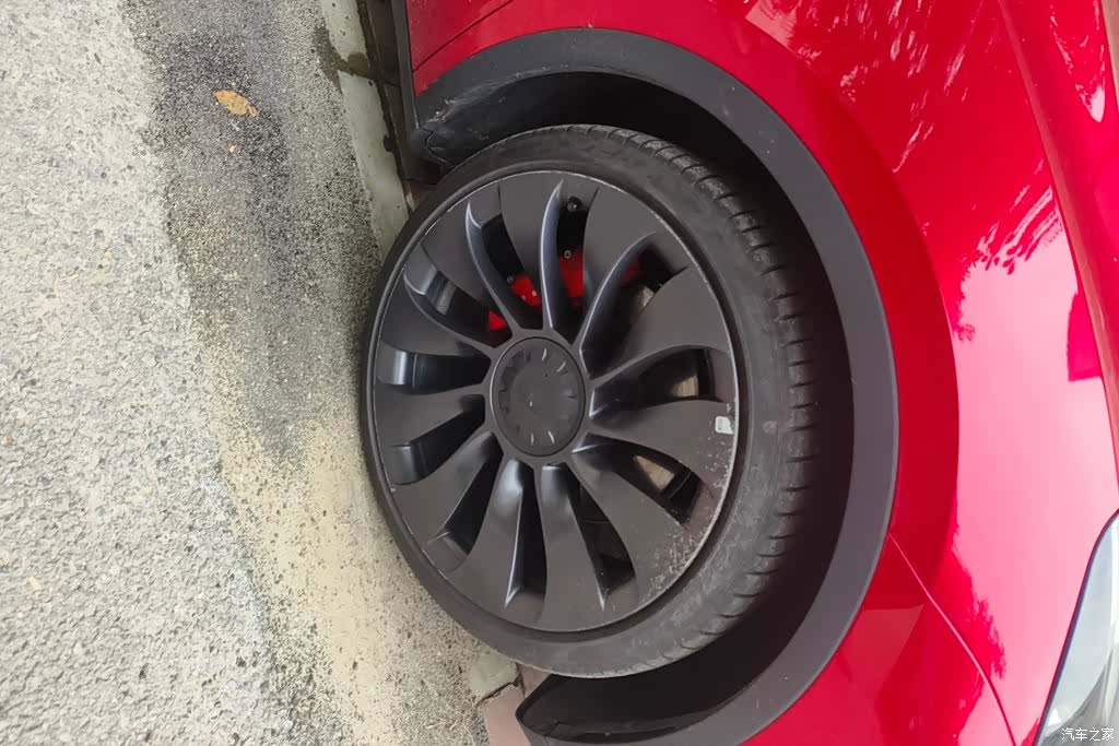 Tesla Model Y, 2023 6