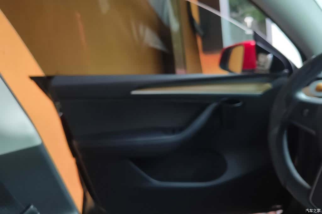 Tesla Model Y, 2023 7