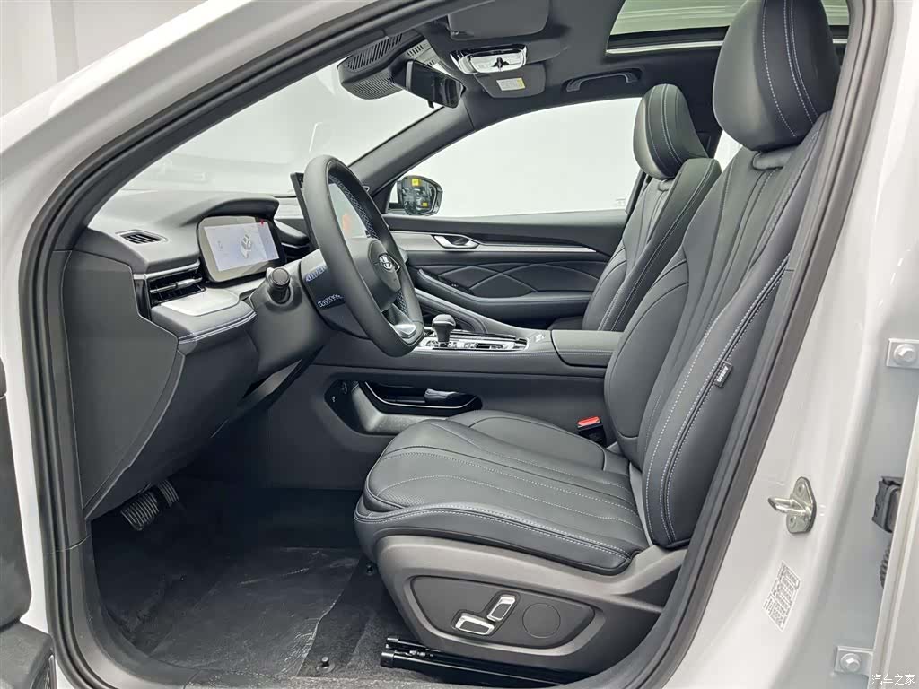 Geely Preface, 2026 16