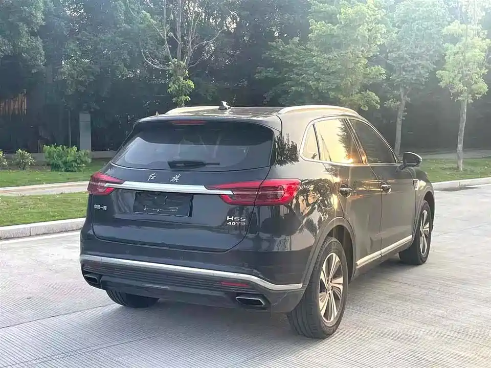 Hongqi HS5