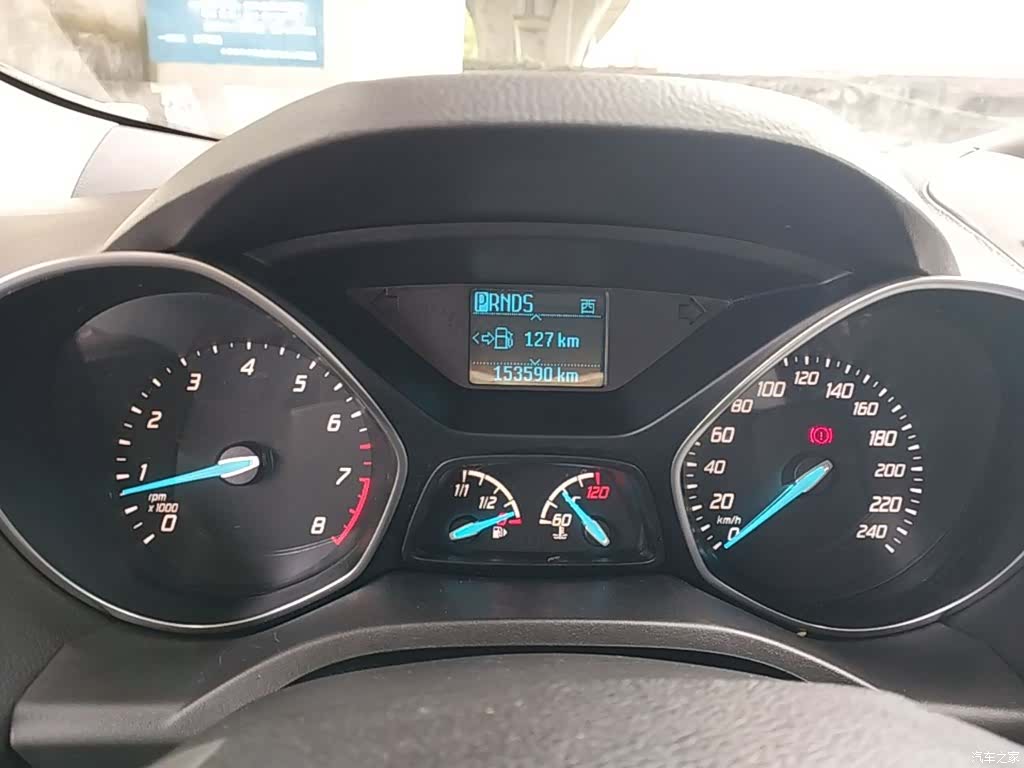 Ford Kuga, 2015 12