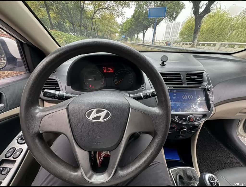 Hyundai GLS, 2016 9