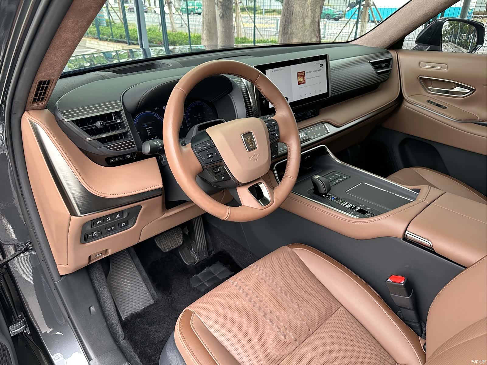 Toyota Century, 2024 8