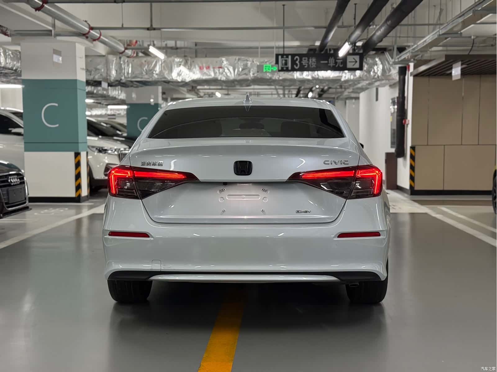 Honda Civic, 2025 4