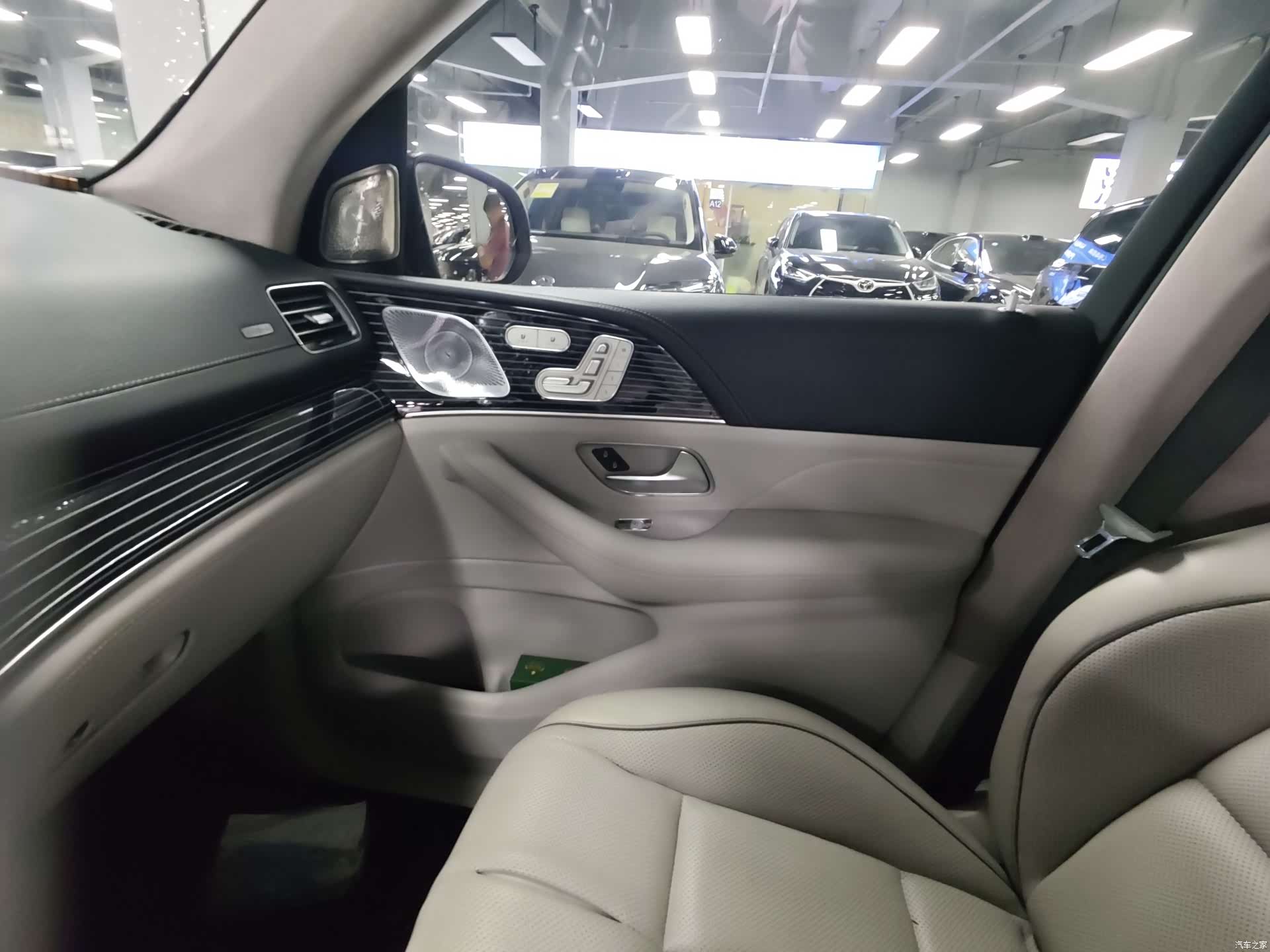 Mercedes-Benz GLE, 2020 28