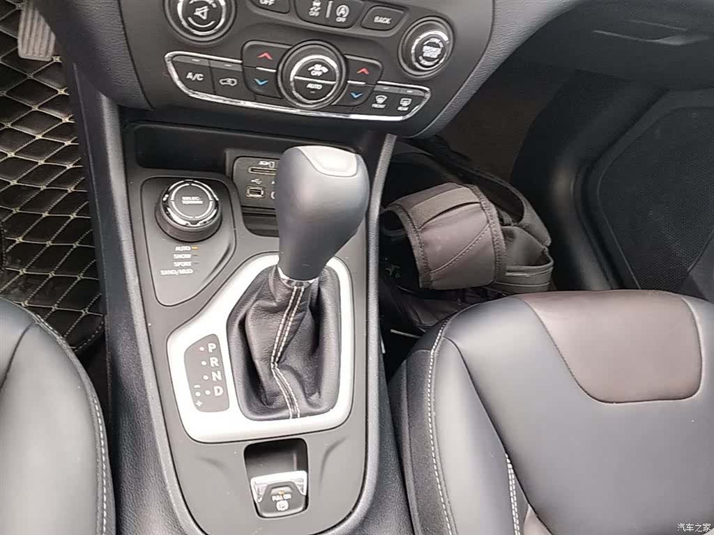 Jeep Cherokee, 2017 14